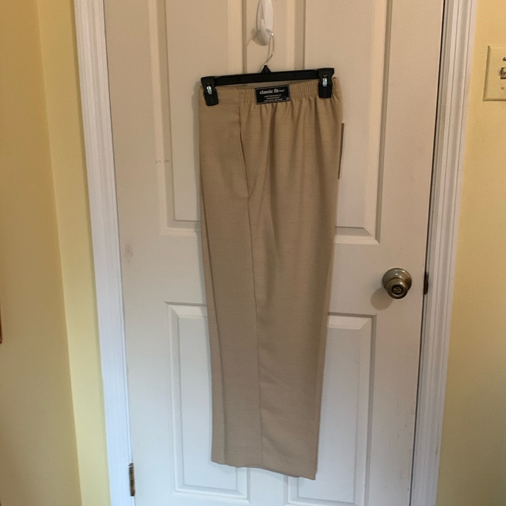 Ladies tan pants.